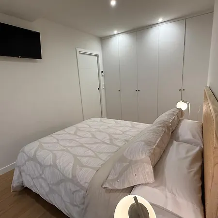 Residencial Epsilon En Edificio De Nueva Construccion Con Garaje Privado Wifi Y En Largas Incluye Trastero Vut-7756-as * Gijón